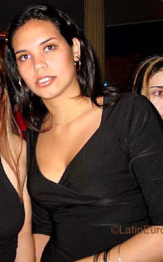 Date this fun Brazil girl Evelyn from  B9641
