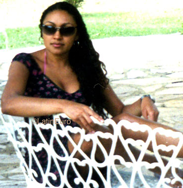 Date this sensual Brazil girl Adriana from DIAS B9454