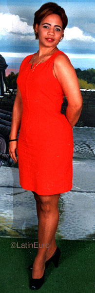 Date this tall Panama girl Leyda from  N3714