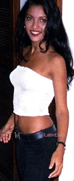 Date this nice looking Brazil girl Maria from PARAUAPEBAS B9436