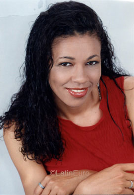 Date this gorgeous Brazil girl Rosinda from DRACENA B9333