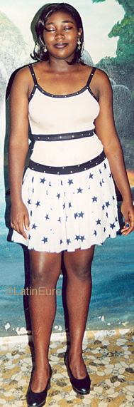 Date this delightful Cameroon girl Carole from Yaounde N3968