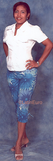 Date this lovely Panama girl Neyas from  N3951