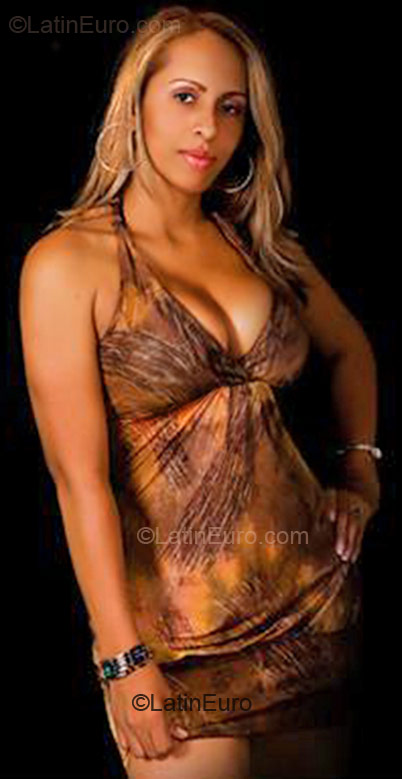 Date this pretty Colombia girl Sandra Yanet from Cali CO22