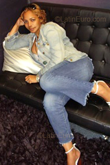Date this good-looking Dominican Republic girl Miosotys from Santo Domingo DO59