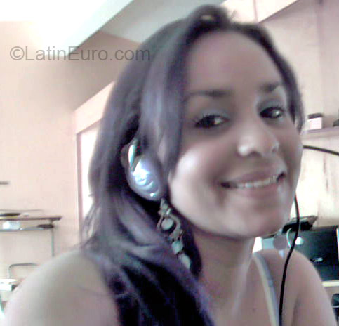 Date this sultry Dominican Republic girl Theanny from Santo Domingo DO71