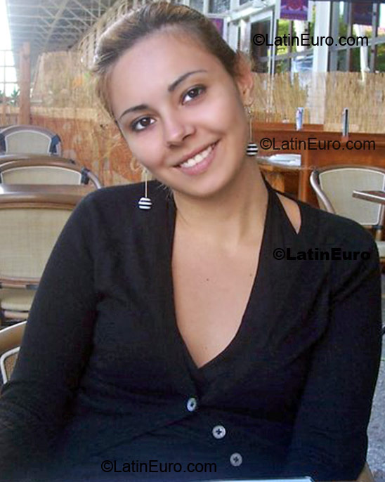 Date this beautiful Brazil girl Renata from Londrina BR124