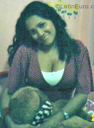 Date this lovely Colombia girl Maphy from Bogota CO104