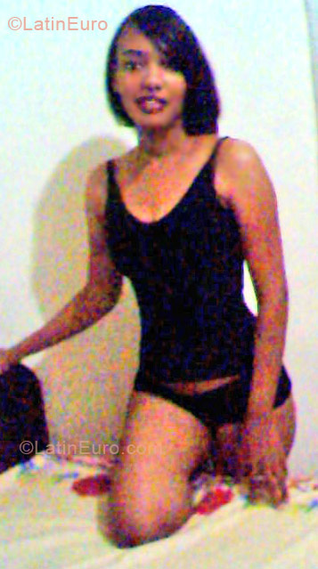 Date this happy Dominican Republic girl Evelyna from La Romana DO116