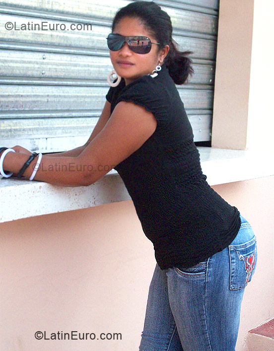 Date this charming Dominican Republic girl Nany from Santiago DO128