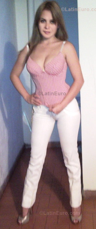 Date this voluptuous Colombia girl Teresa from Popayan CO129