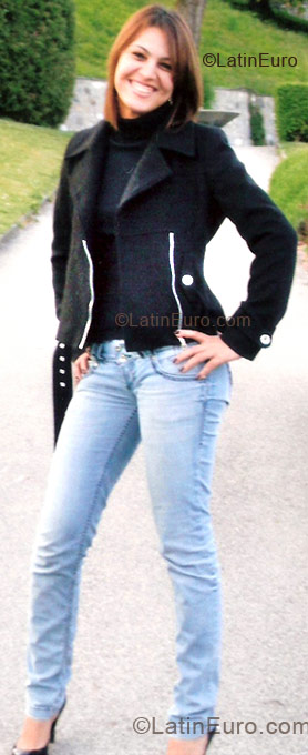 Date this good-looking Brazil girl Alessandra from Belo Jardim BR286