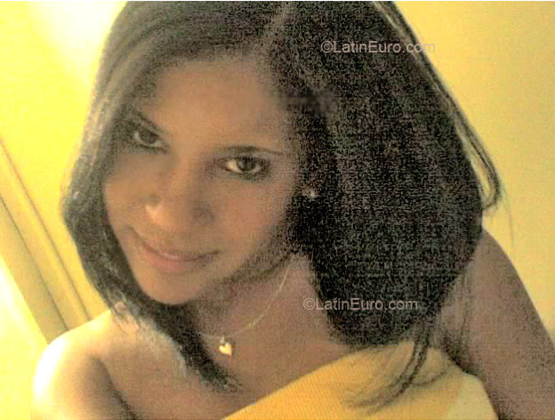Date this attractive Dominican Republic girl Eloisa from Santo Domingo DO247
