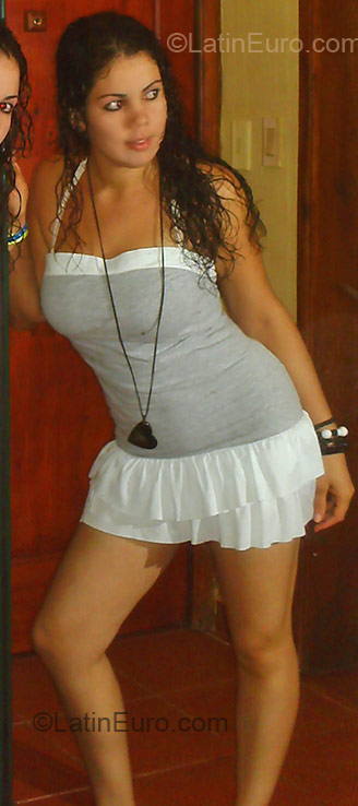 Date this exotic Dominican Republic girl Albania from Santo Domingo DO252