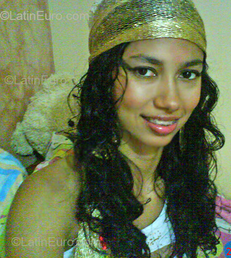 Date this good-looking Colombia girl Betty from Barranquilla CO257