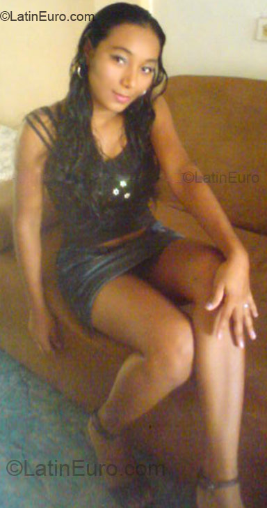 Date this funny Colombia girl Naibeth from Cartagena CO265