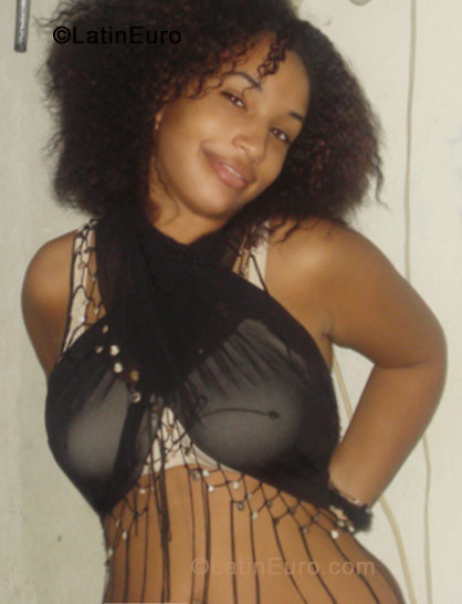 Date this beautiful Dominican Republic girl Andreina from Santo Domingo DO294