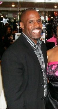 Date this happy United States man Lin from Pennsauken US956