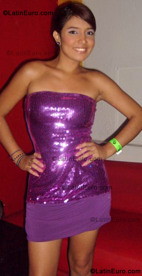 Date this sultry Colombia girl Laura Vanessa from Barranquilla CO367