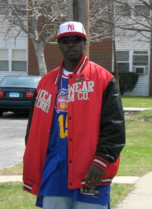 Date this happy United States man Shawn from Norwalk US1137
