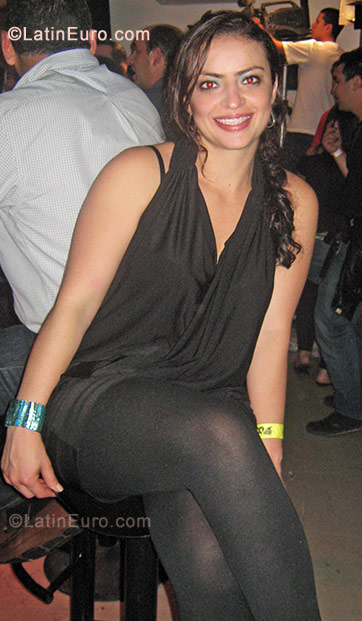 Date this nice looking Colombia girl Andrea from Manizales CO386