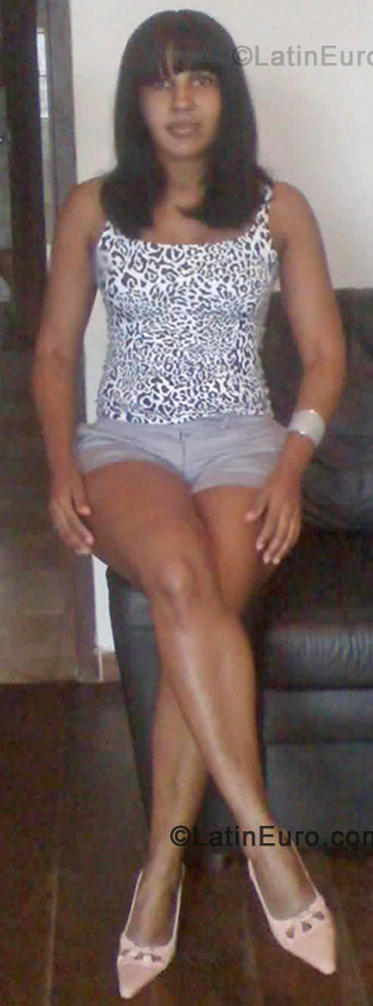 Date this charming Brazil girl Carla Lucia from Belo Horizonte BR531