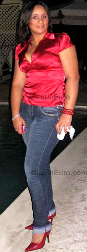 Date this happy Dominican Republic girl Claudia from La Vega DO377