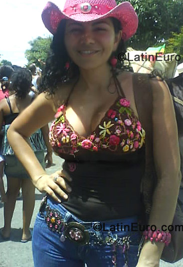 Date this athletic Colombia girl Maribel from Espinal CO418