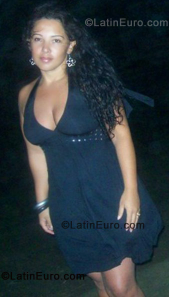Date this hard body Brazil girl Adriana from Lajeado BR584