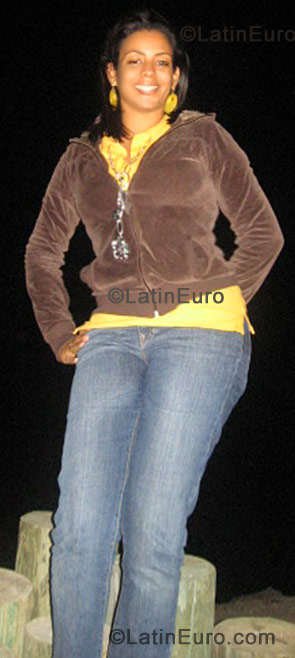 Date this hard body Dominican Republic girl Rosa from Santo Domingo DO456