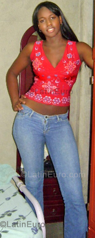 Date this foxy Colombia girl Lina Marcela from Cali CO466