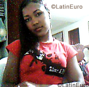 Date this foxy Dominican Republic girl Damaris Inmaculada from Santo Domingo DO472