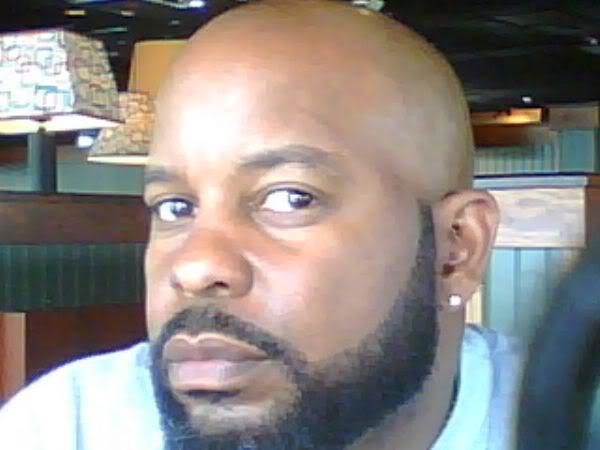 Date this voluptuous United States man Murph from Baltimore DO473