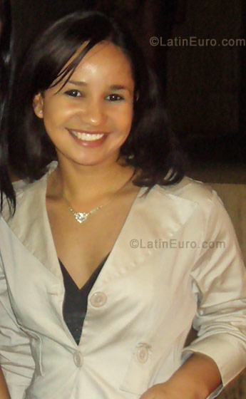 Date this nice looking Dominican Republic girl Marleni from Santiago DO479
