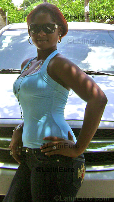 Date this athletic Dominican Republic girl Sheila Margarita from Santo Domingo DO500