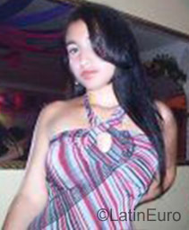 Date this young Colombia girl Laura from Medellin CO561