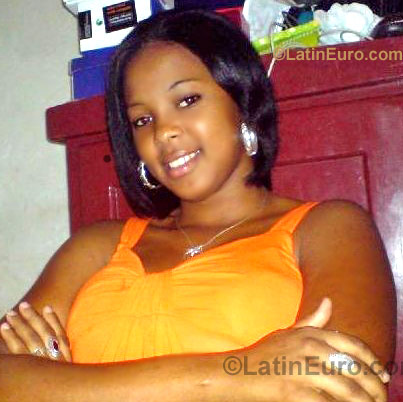 Date this hot Dominican Republic girl La_bebe from Santo Domingo DO646