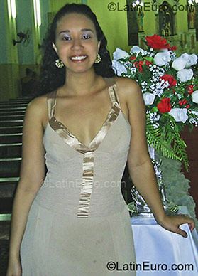 Date this happy Brazil girl Junia from Contagem BR895