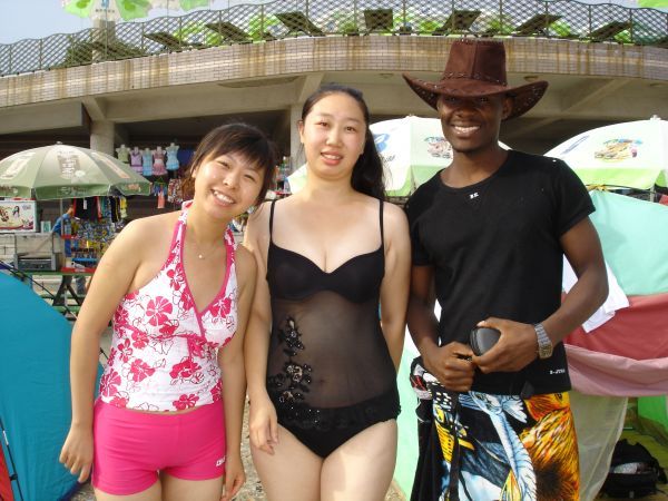 Date this happy China man Nthubu from Shenyang CN3