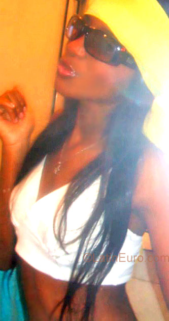 Date this nice looking Brazil girl Isabela from Campo Grande BR921
