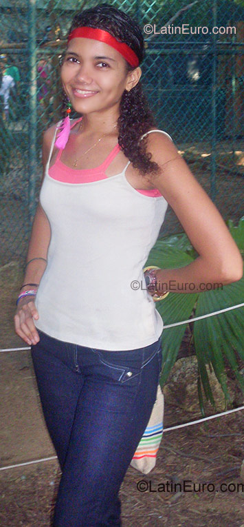 Date this gorgeous Colombia girl Maria De Los Angeles from Barranquilla CO648