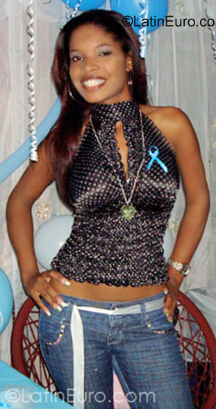 Date this beautiful Dominican Republic girl Stephfani from Santo Domingo DO698