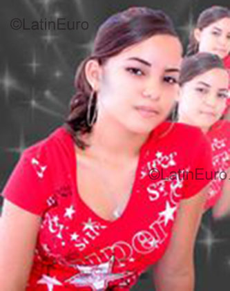 Date this stunning Dominican Republic girl Dennys from Santiago DO704