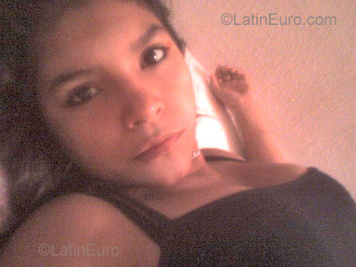 Date this voluptuous Colombia girl Stefania from Cali CO679