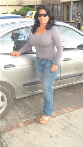 Date this tall Colombia girl Maria Del. Carmen from Cali US2140