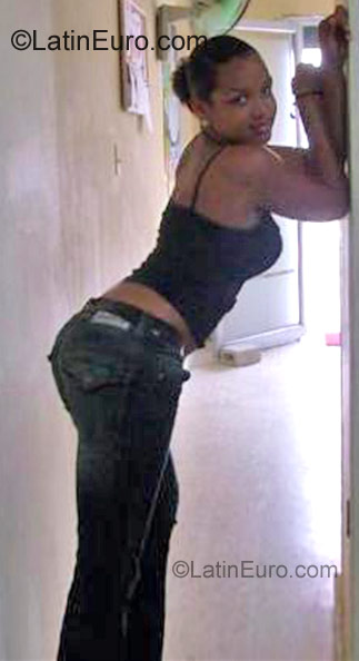 Date this georgeous Dominican Republic girl Angela Marie from Santo Domingo DO774