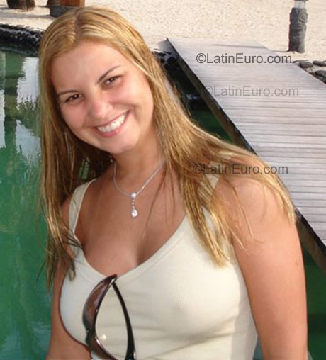 Date this hot Brazil girl Patricia from Rio De Janeiro BR1046