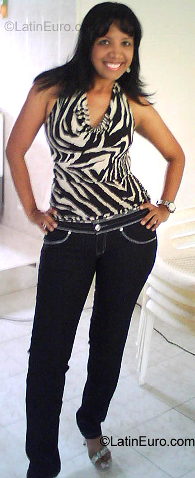 Date this exotic Colombia girl Xiomara from Cartagena CO762