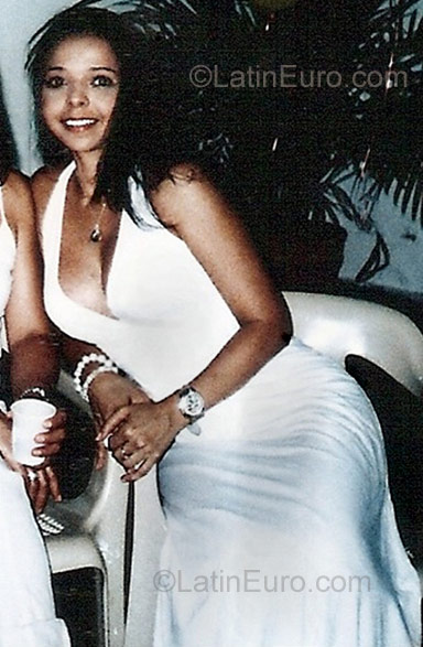 Date this stunning Colombia girl Nuris Cecilia from Barranquilla CO775