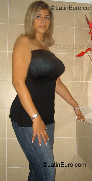 Date this fun Colombia girl Paola from Cali CO786